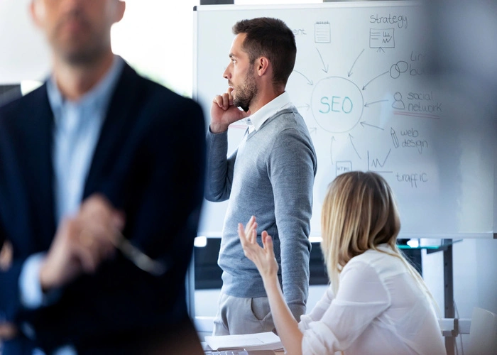 dich-vu-seo-tong-the-tai-a-website-co-gi