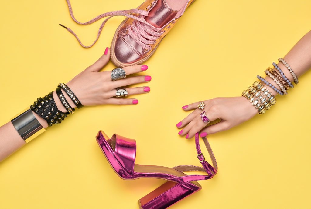 Mua hàng nhanh chóng trên website thời trang