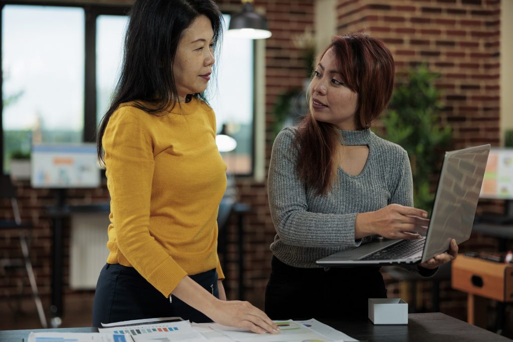 Website hỗ trợ bán hàng